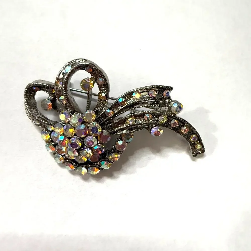 Vintage 1960s Aurora Borealis Rhinestone Silvertone Brooch Pin